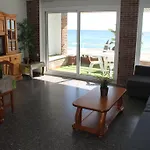 Piso Jover En Primera Linea Del Mar !! *