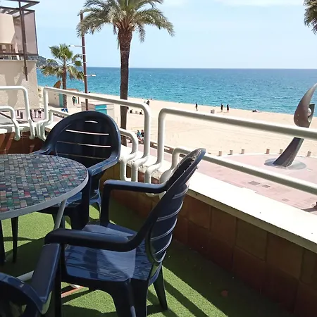 Piso Jover En Primera Linea Del Mar !! 滨海略雷特