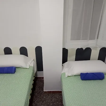 Piso Jover En Primera Linea Del Mar !!