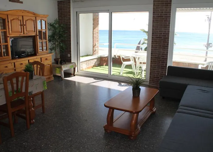 Piso Jover En Primera Linea Del Mar !! *