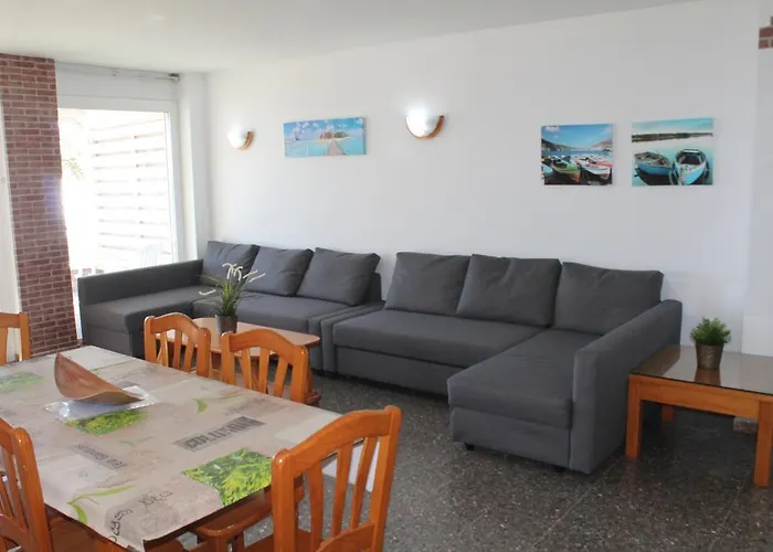 Piso Jover En Primera Linea Del Mar !! شقة يوريت دي مار