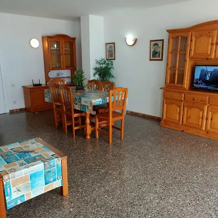Piso Jover En Primera Línea Del Mar !! Apartamento *